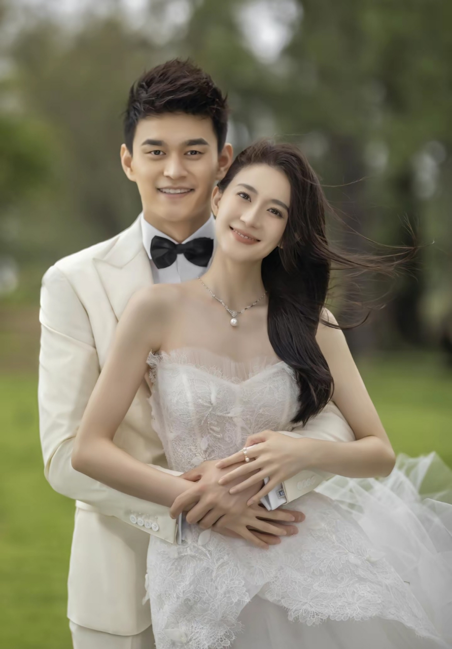 曝孙杨张豆豆婚纱照拍摄花絮:不愧是运动员呐,体态,力量感,肢体灵活度