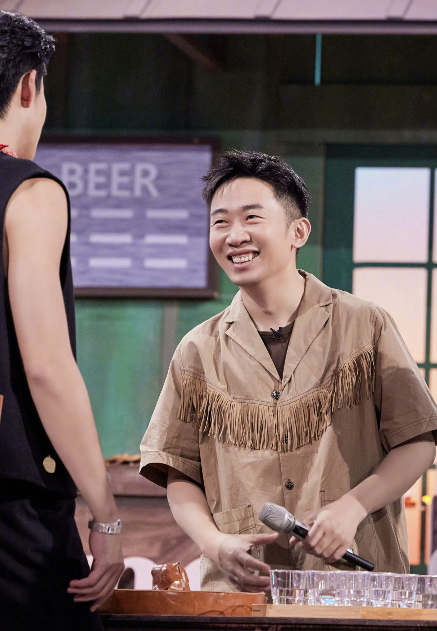 最早认识杨迪,是在河南卫视都市频道的《你最有才》.