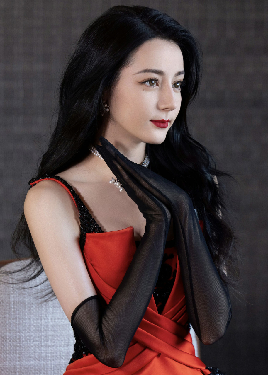 迪丽热巴和杨紫,除了金鹰节事件和个别剧播出时间相撞之外,真的没有