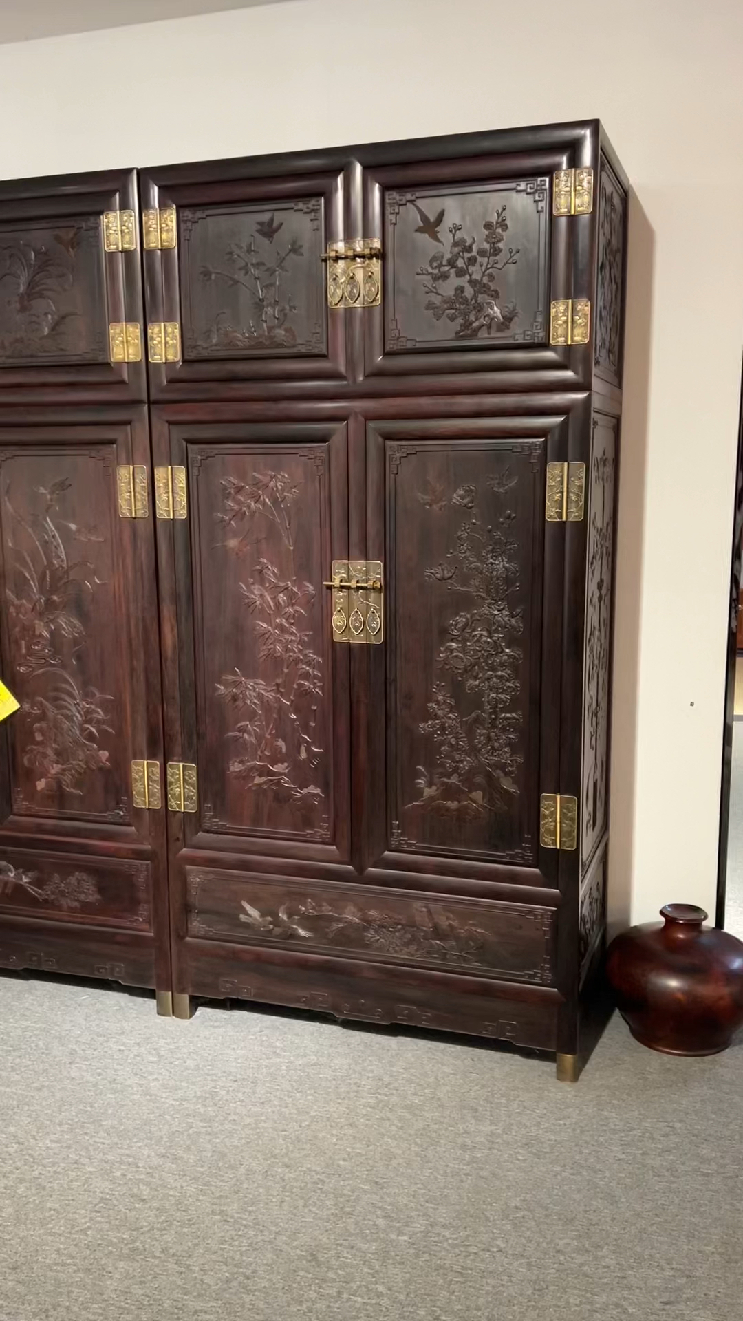 明代家具的独特之处在于它将装饰与结构完美结合