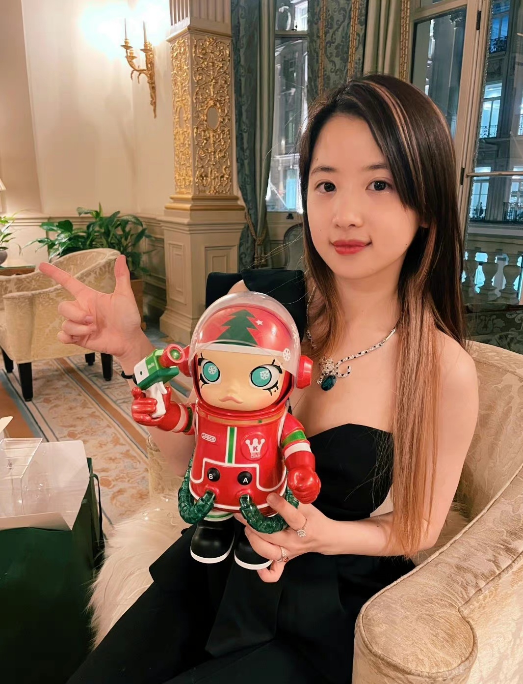 朱文琪:牛津大学第一美女,性感优雅的女人