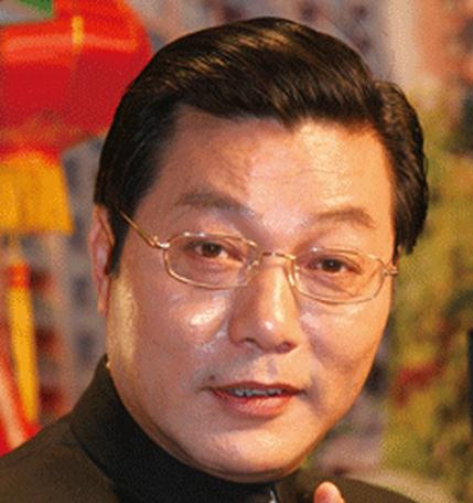 周益伦