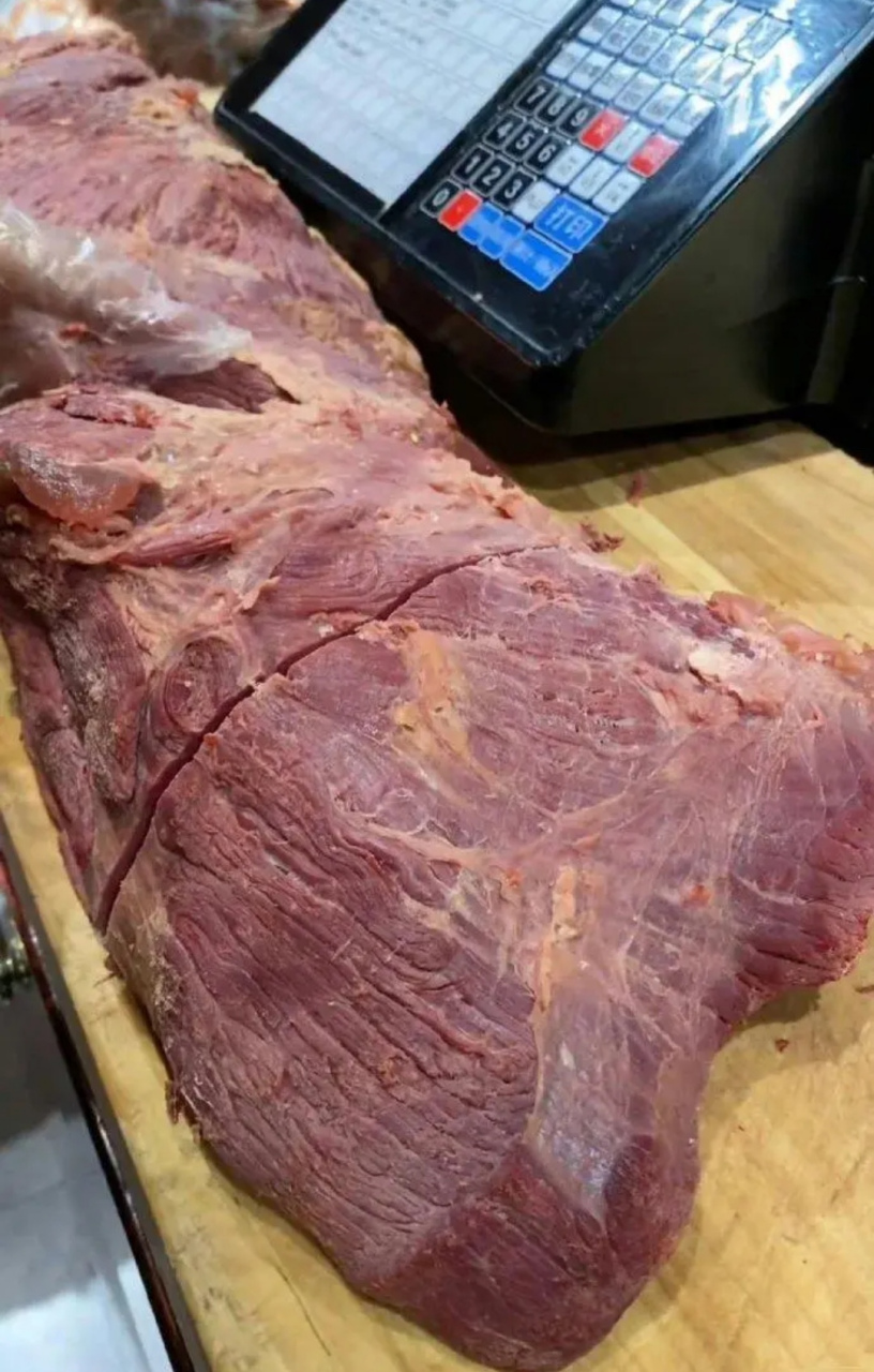这是牛肉还是马肉?有没有行家?[吃鲸][吃鲸]