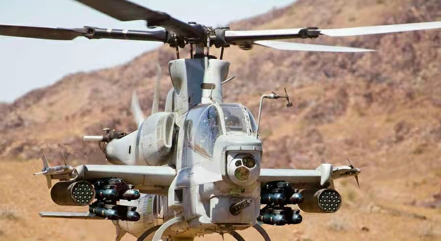 ah-1z蝰蛇武装直升机,与阿帕奇比肩的剧毒之王!