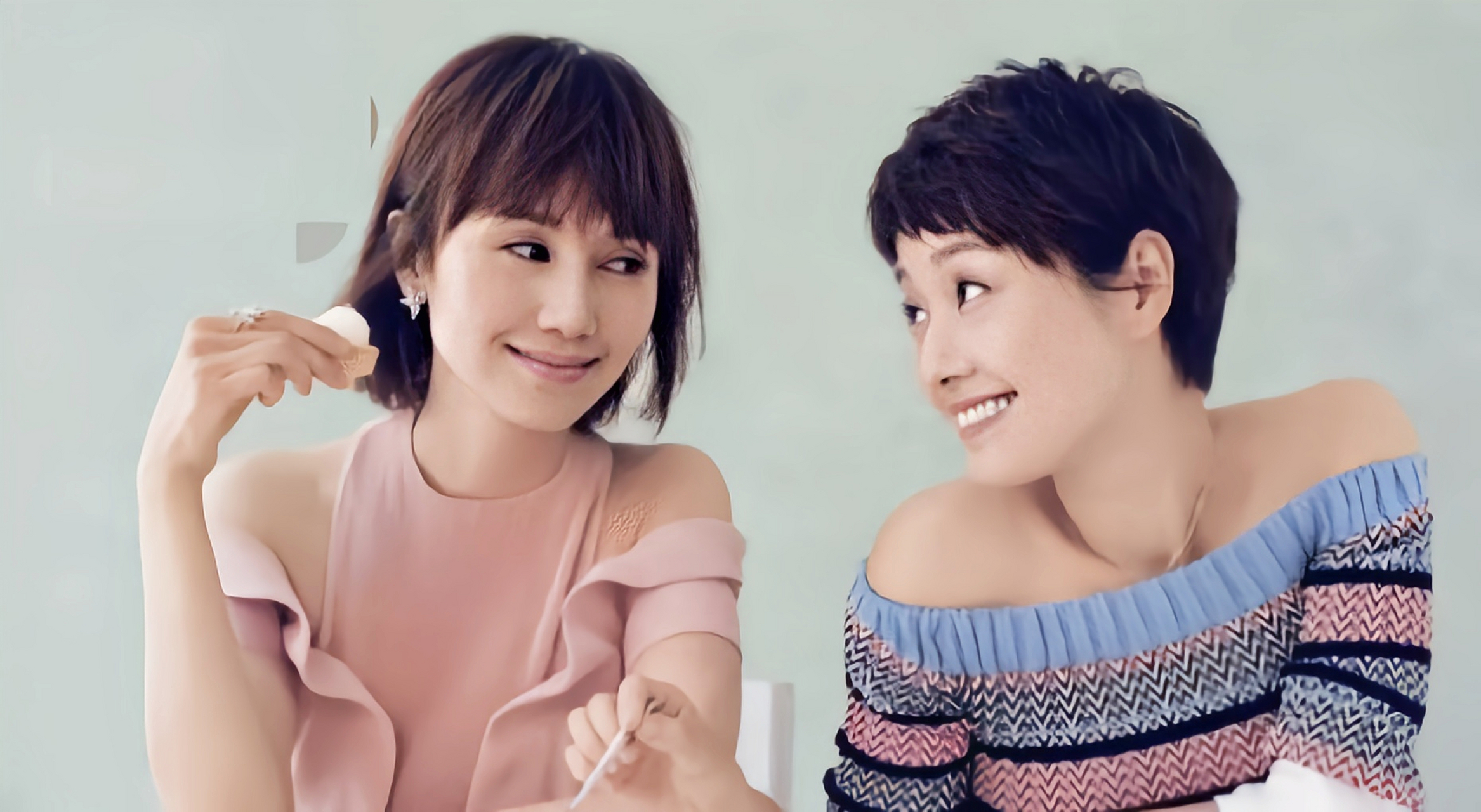 袁泉马伊琍,你俩能不能矜持一点儿,都贴上啦!