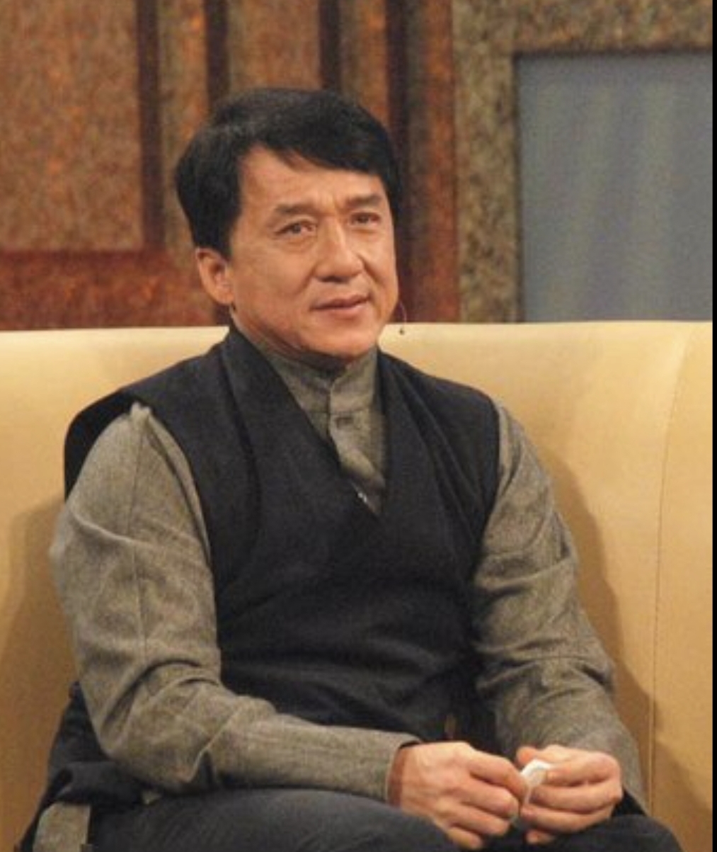 成龙在鲁豫有约中谈自己曾参与过假慈悲