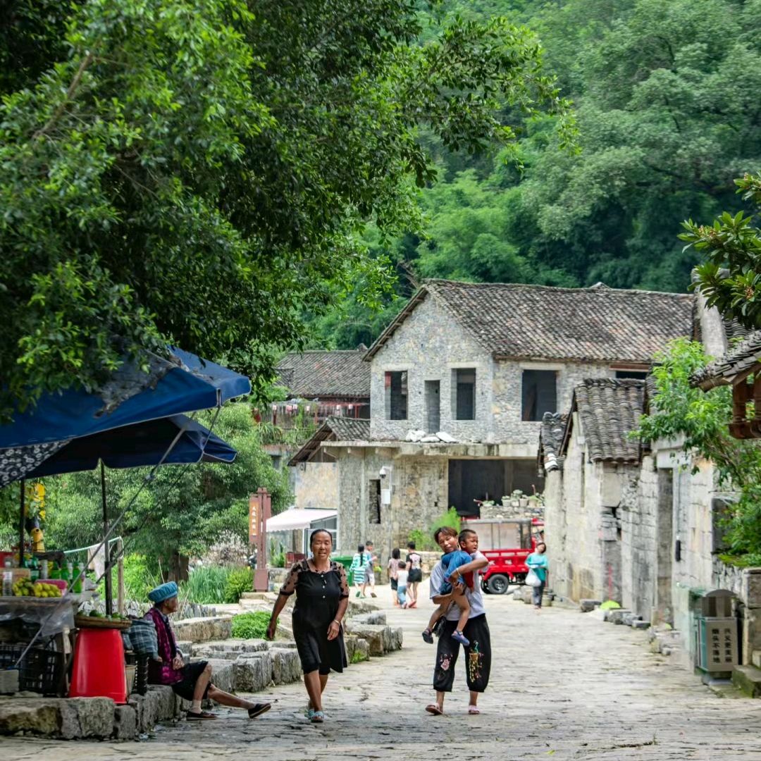 贵州兴义·雨补鲁村:藏在天坑里的神秘村落