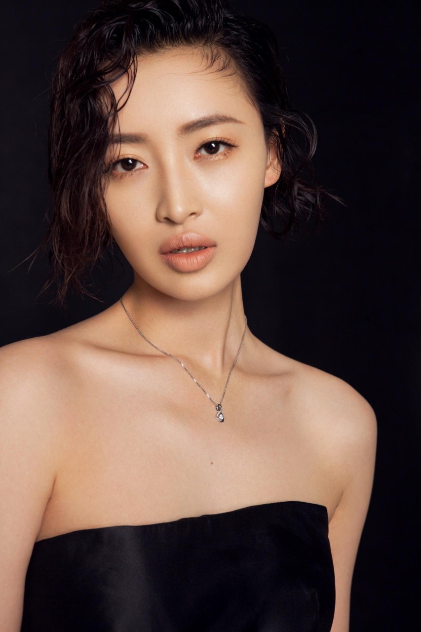 杨菲洋,原名杨洋,1989年6月8日出生于江西省赣州市章贡区,中国内地女