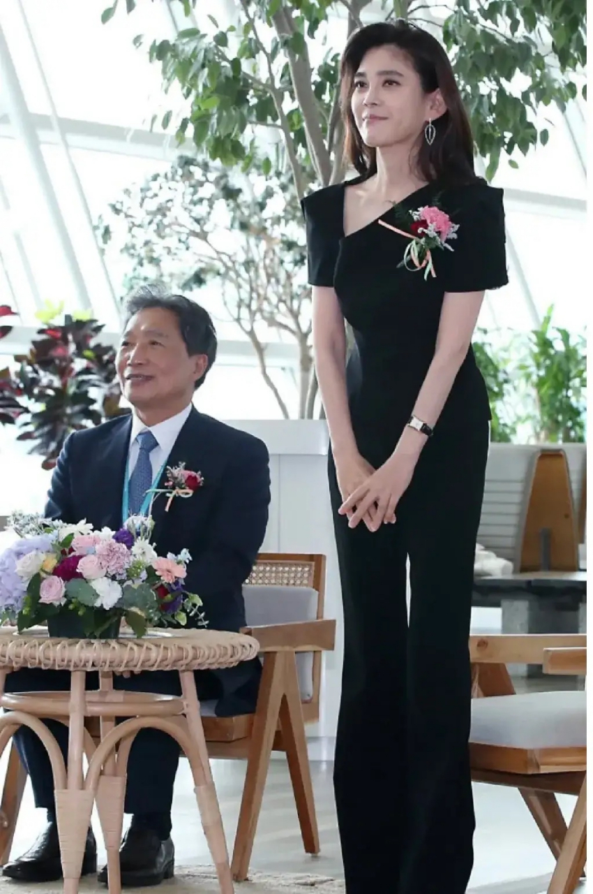 三星大公主李富真好美呀!