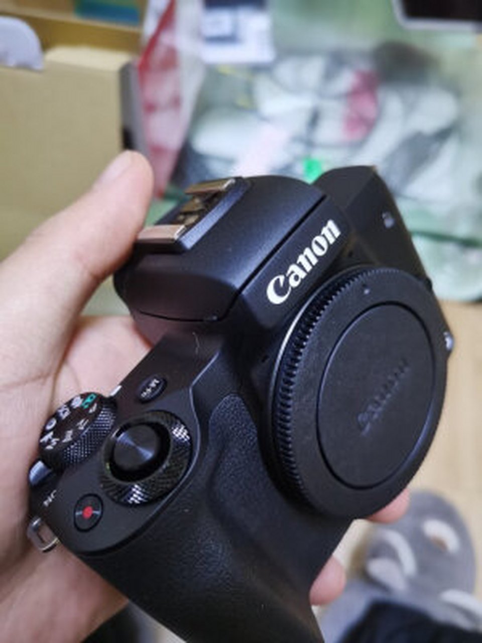 佳能m50跟松下g100哪个好,佳能m50与m5对比  佳能m50其实也还可以