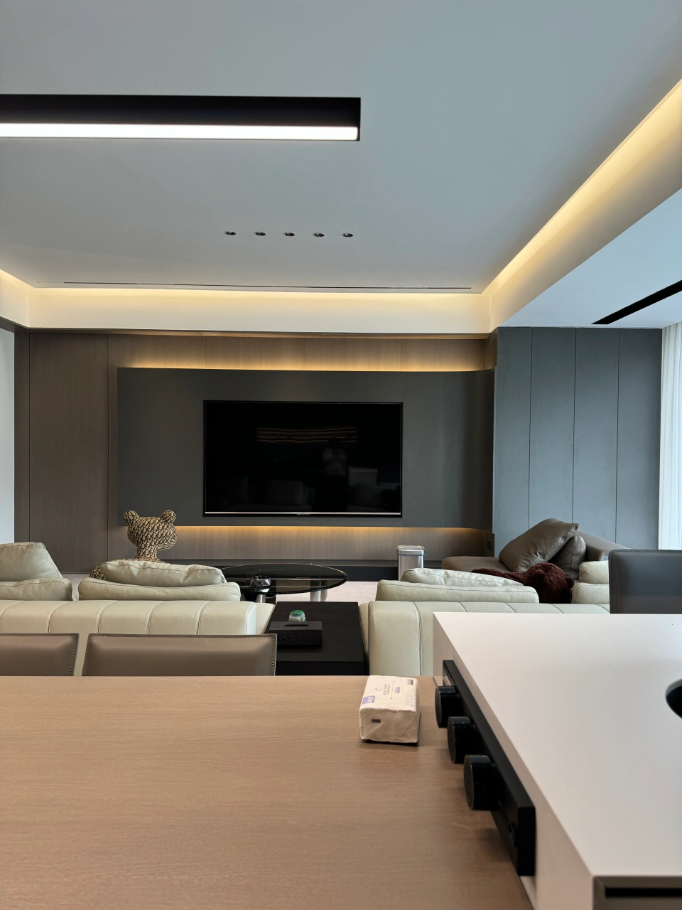 166平的意式极简风装修落地实景,效果惊艳到我了.