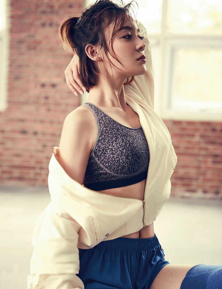 "马甲线女王"魅力四射,风情万种,美艳绝伦,让人着迷