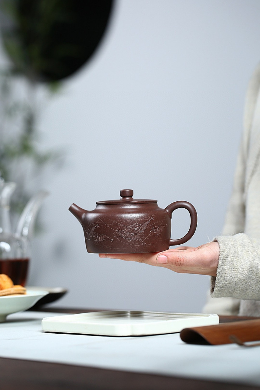 高工佳作鉴藏蒋惠娟【桑扁壶】紫砂壶 作者:蒋惠娟 国家高级工艺美术