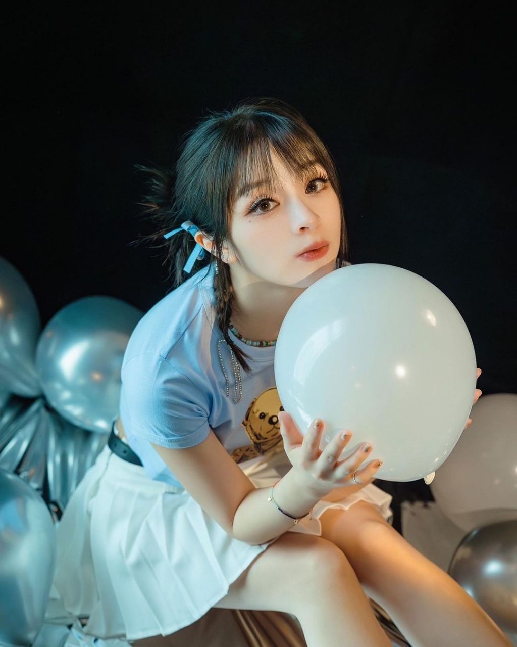 清纯可爱,气质动人. #明星动态# #明星穿搭# #美依礼芽