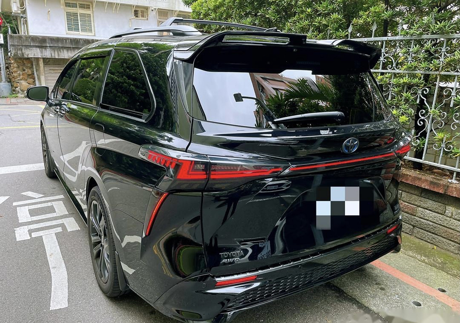 全新丰田塞纳黑武士,简单最美!