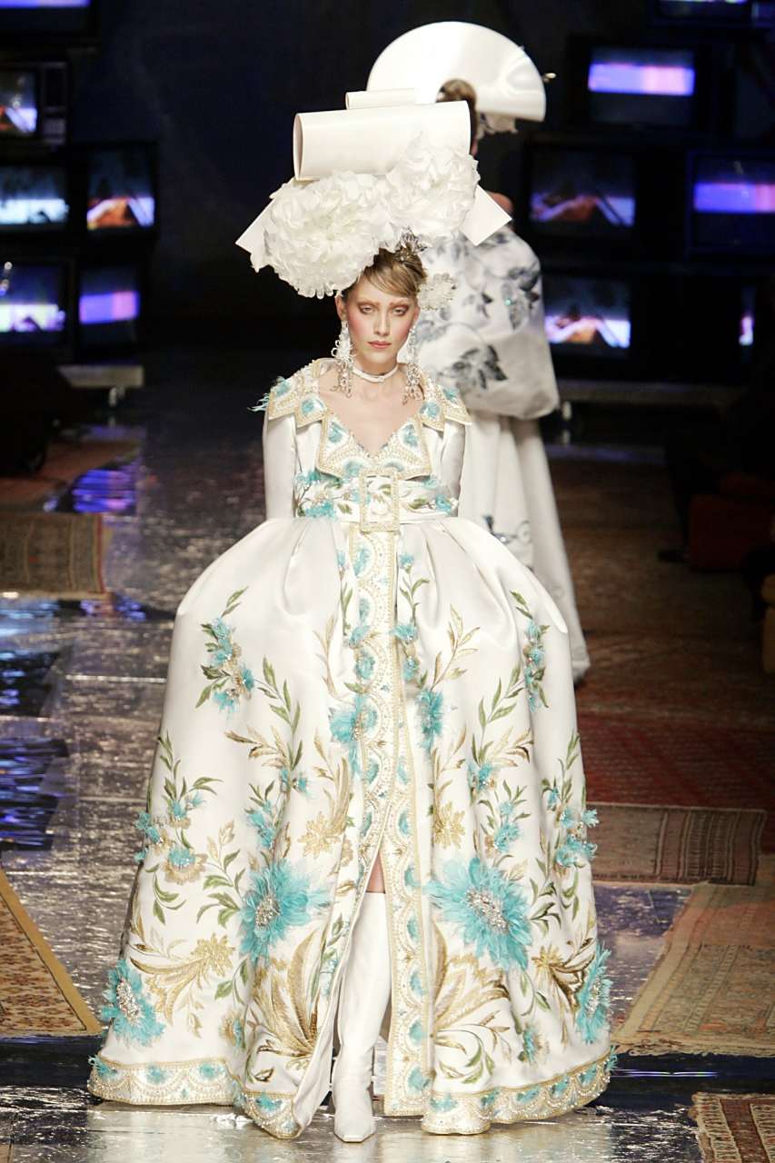 经典高定秀欣赏 迪奥2005春夏高定秀太经典了!