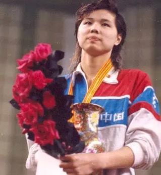 1990年亚运会,中国游泳运动员沈坚强一人独揽5枚金牌