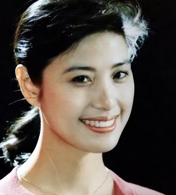 《渴望》肖竹心:不想丁克和前夫离婚,二婚嫁画家儿女双全