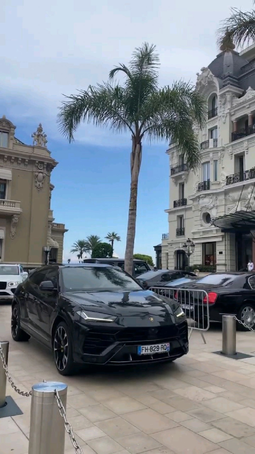 街拍兰博基尼urus,全球最帅的suv-度小视