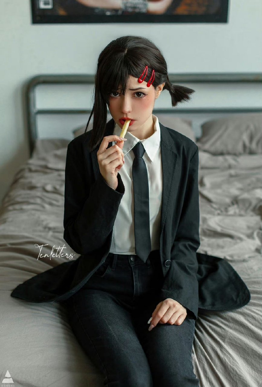 电锯人# 小小红cosplay,这也太好看了叭[色]