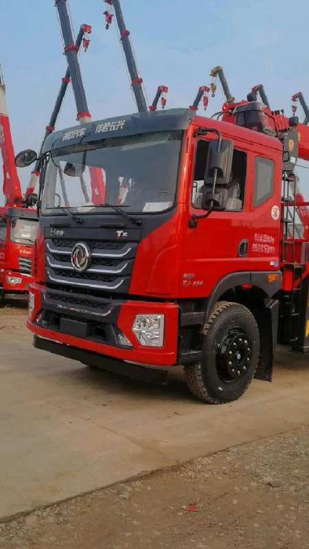 东风华神t5后八轮新款随车吊,车厢7米1-度小视