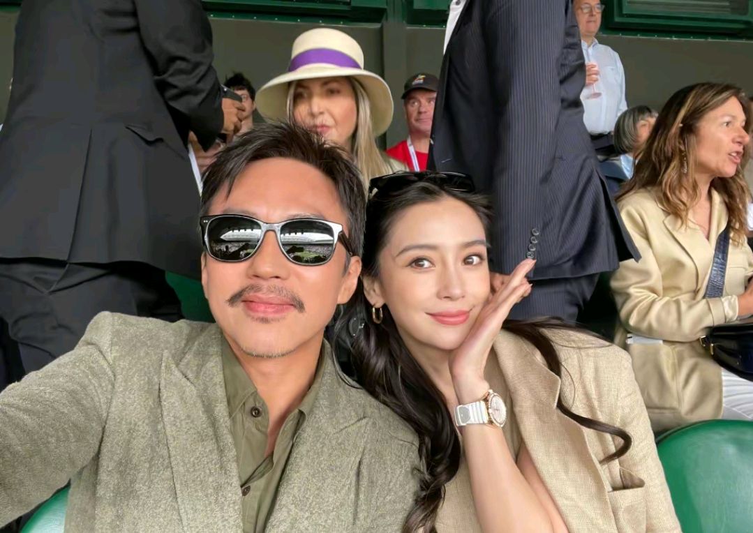 邓超晒和angelababy合影,亲切称呼"大侄女",活动图搂腰
