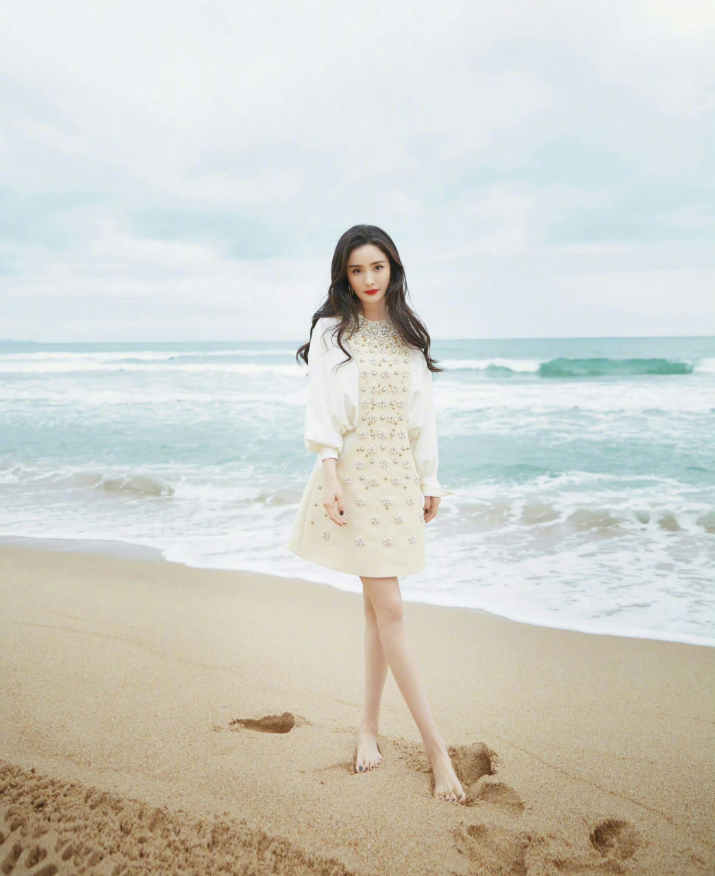 杨幂  光脚丫  性感迷人的大长腿