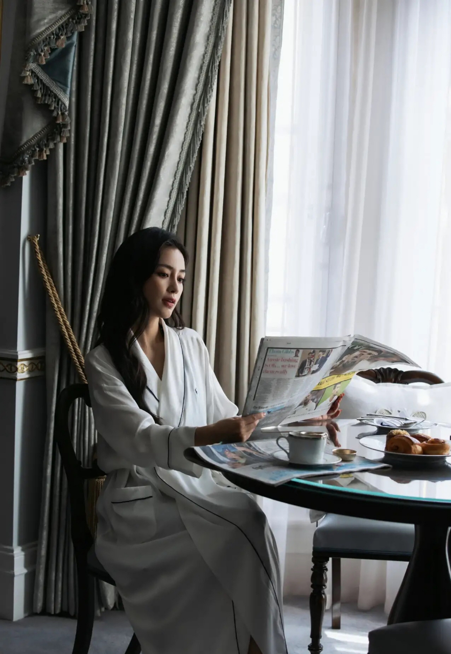 娱乐圈女明星杨颖酒店浴袍美照