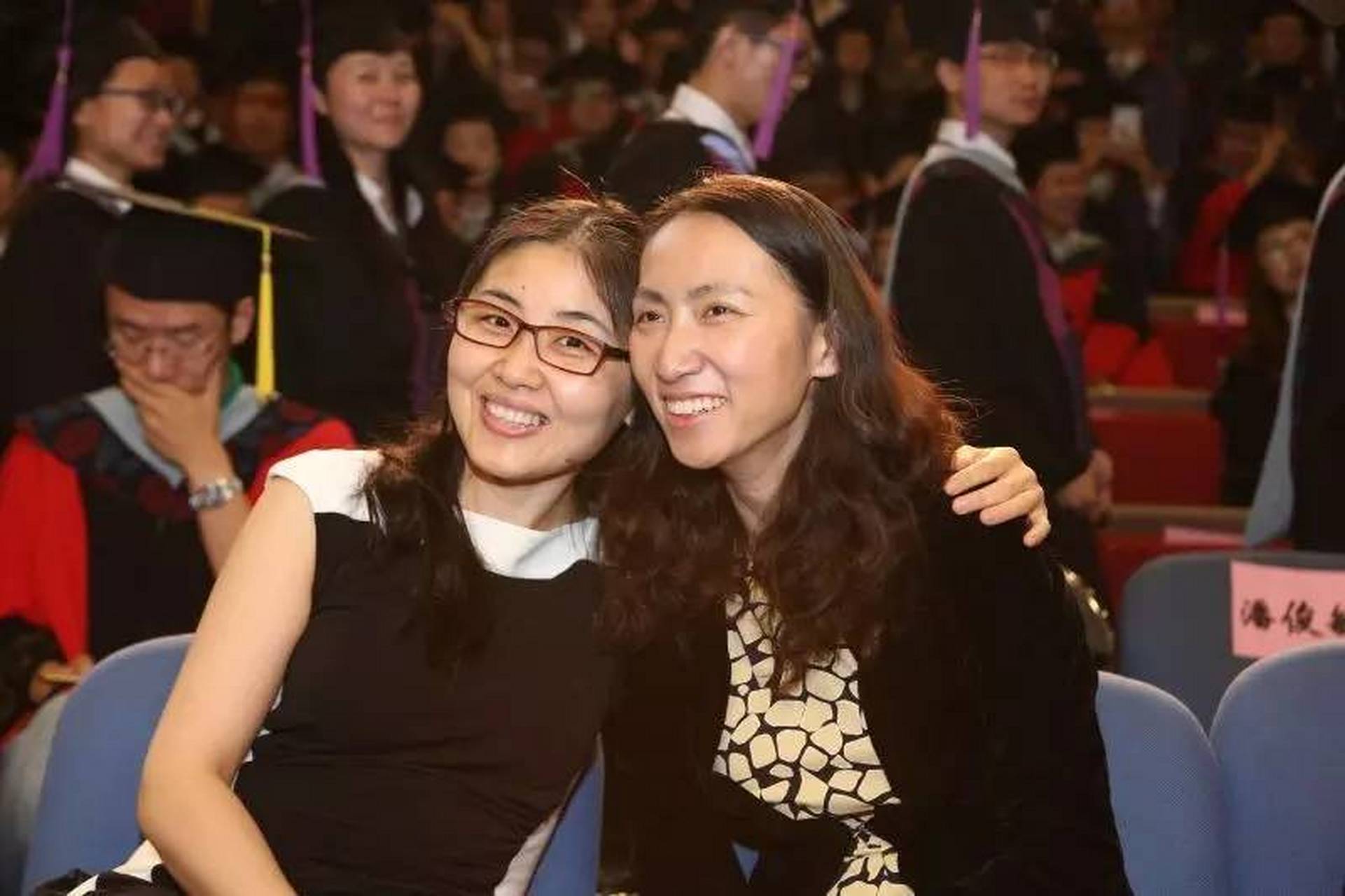 最牛闺蜜颜宁和李一诺:两人清华相识,美国读博,一个曾是清华最年轻