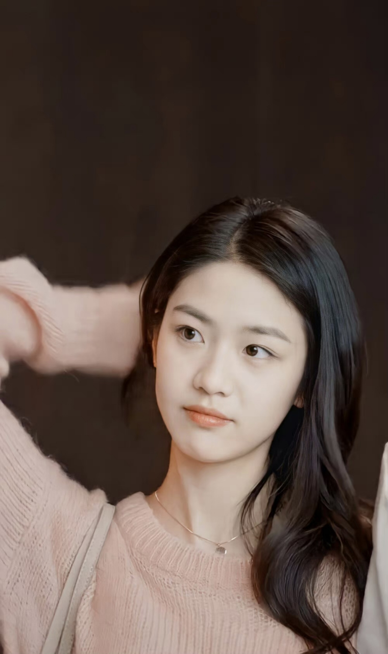 白日梦我的原定女主是向涵之,和周翊然本来是二搭,马上进组了,结果