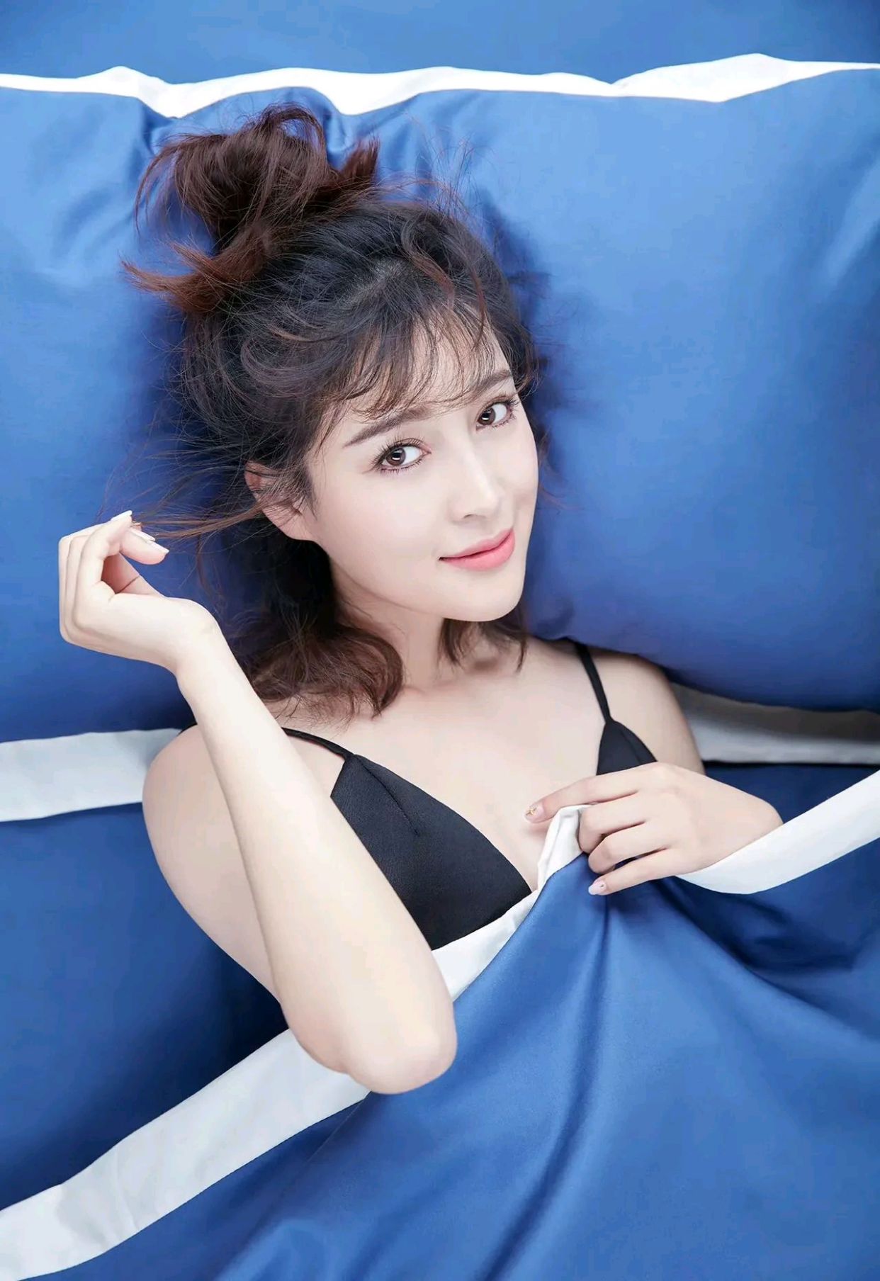 安徽美女明星甘婷婷性感妩媚,美得令人心动