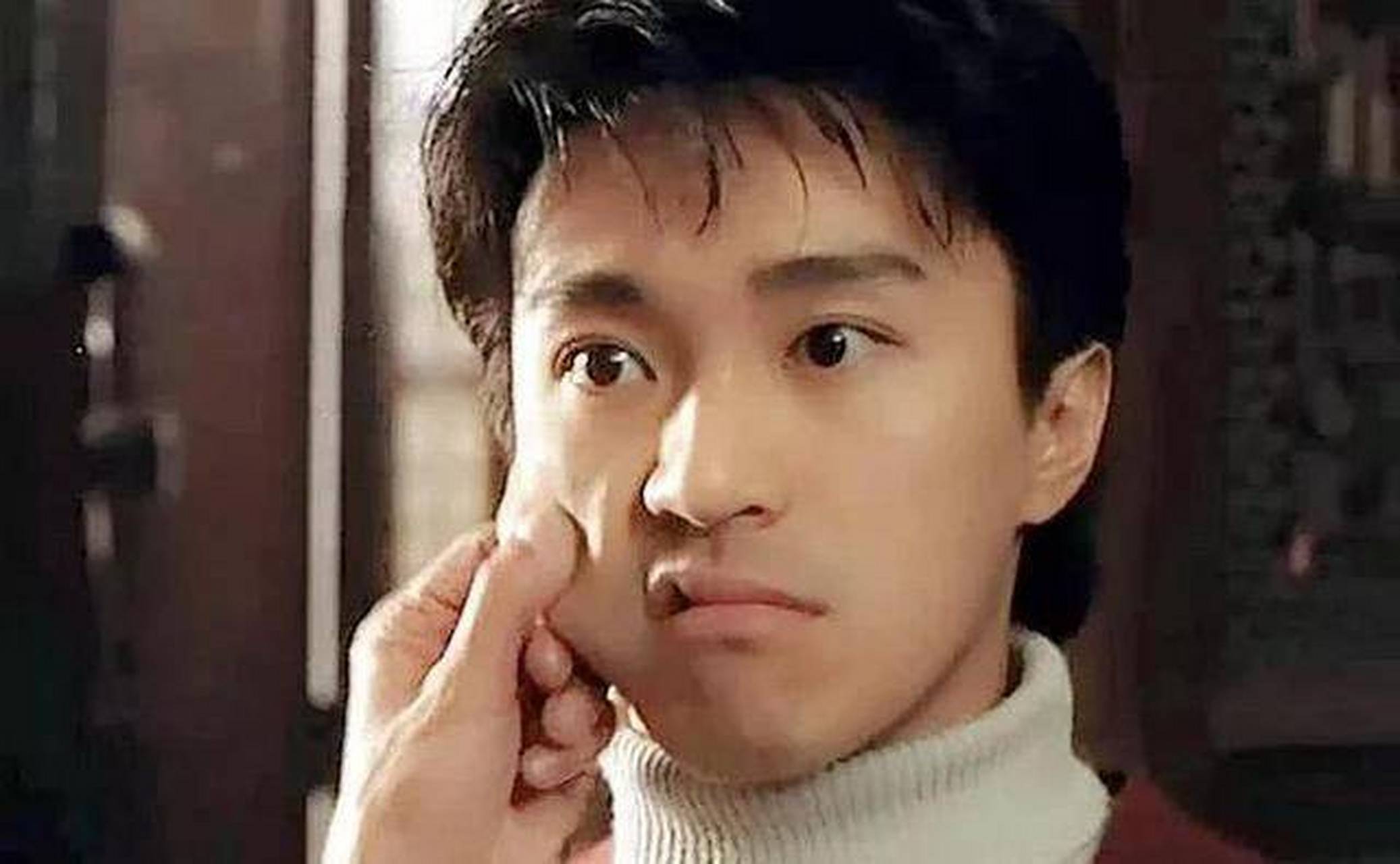 真没想到周星驰年轻时颜值这么高,完全不输现在任何小鲜肉