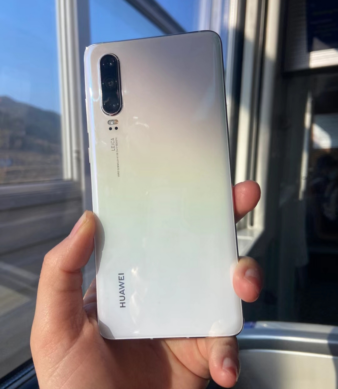 华为p6起售价:2688元 华为p7起售价:2888元 华为p8起售价:2888元 华为