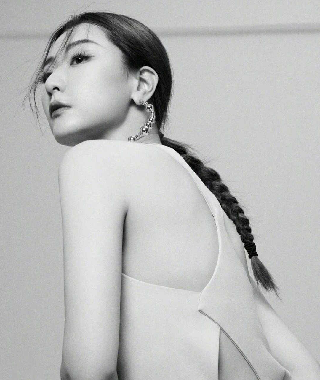 白冰# 肤白貌美的容颜,高贵冷艳气质,性感妩媚的身材,凹凸有致,风情