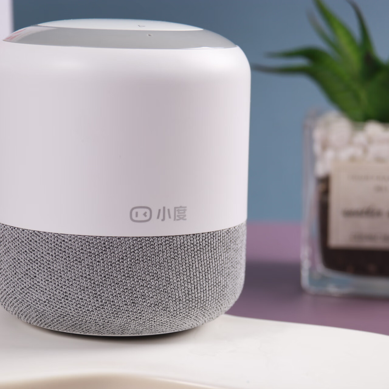 小度智能音箱旗舰版是一款功能强大,性能出色的智能音箱.