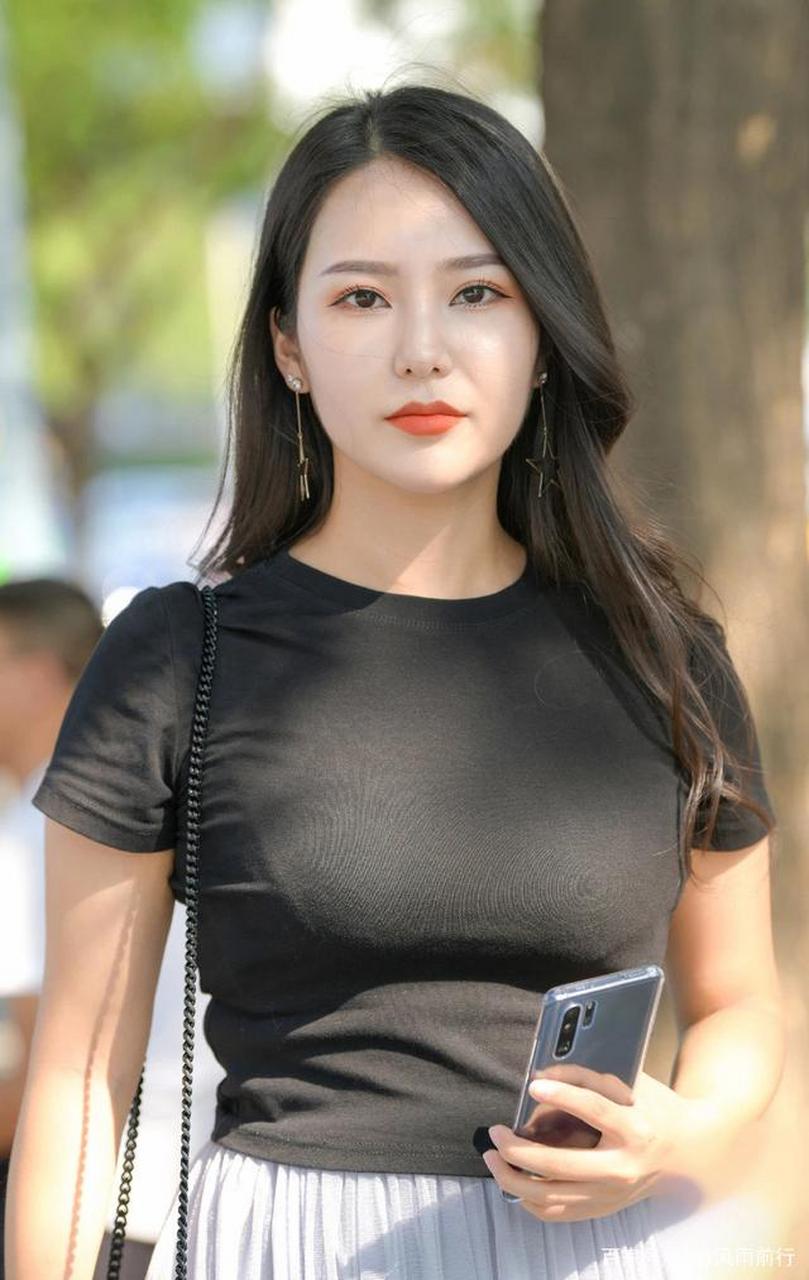 街拍五官精致的美女,无修图,自然美