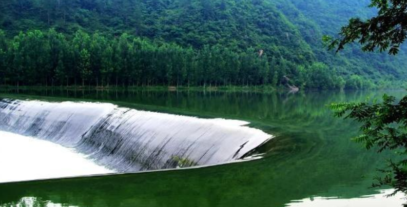 南陽淅川縣唯一值得去的景點,瀑布成群,綠樹成蔭,堪稱仙境