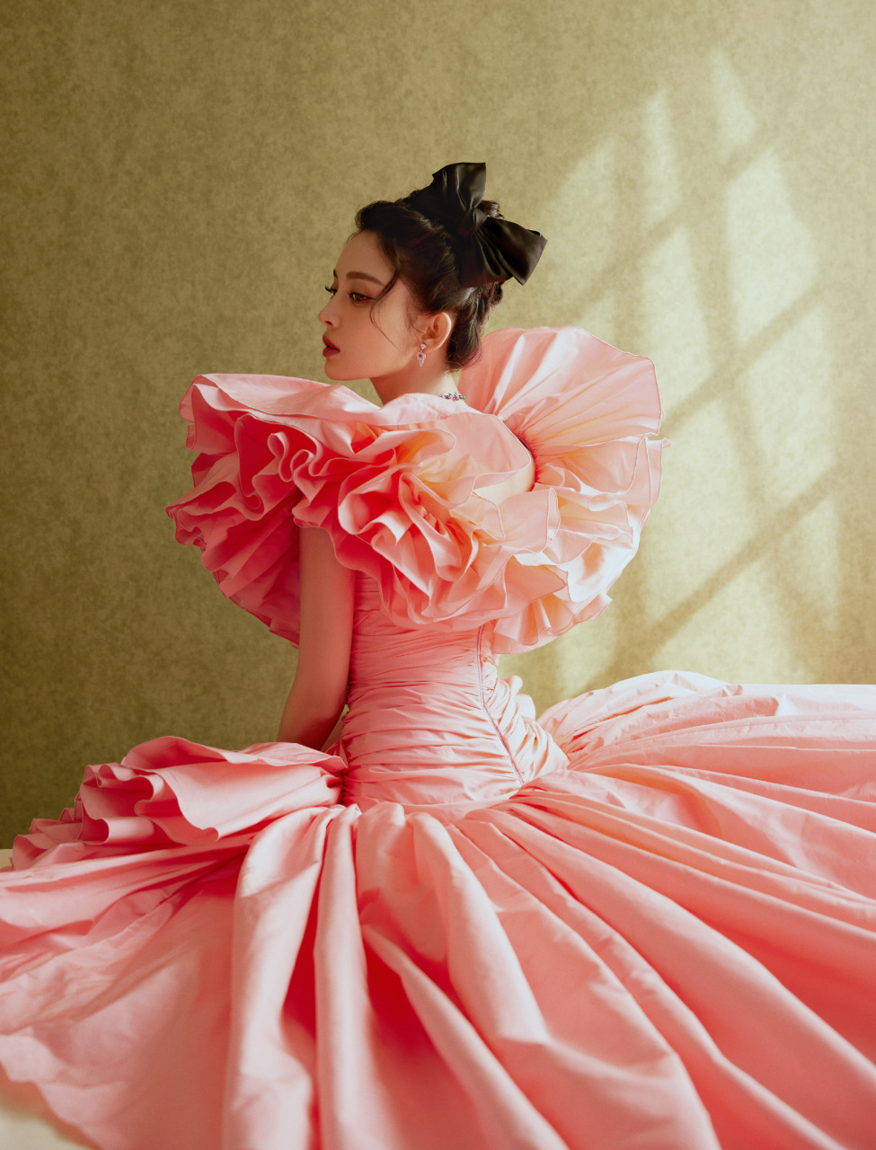 娜扎唯美长裙壁纸!#明星# #美女# #唯美