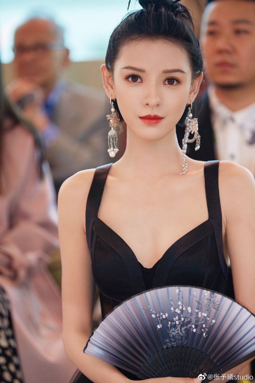 张予曦高清壁纸头像(十六)[亲吻]