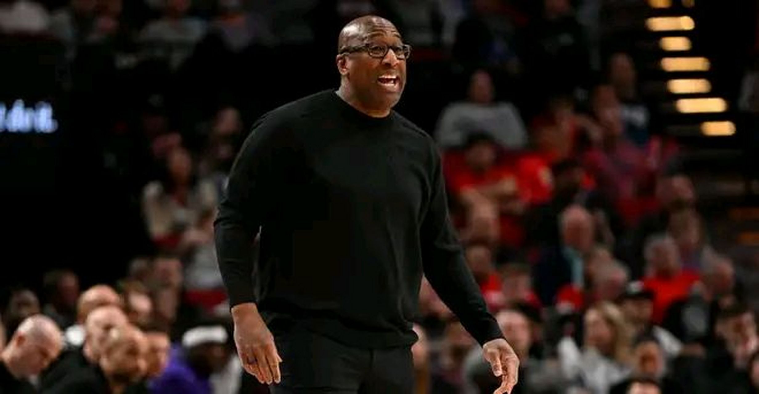 国王队主教练布朗还是很懂得人情世故,他帮助勇士队锁定了季后赛席位.