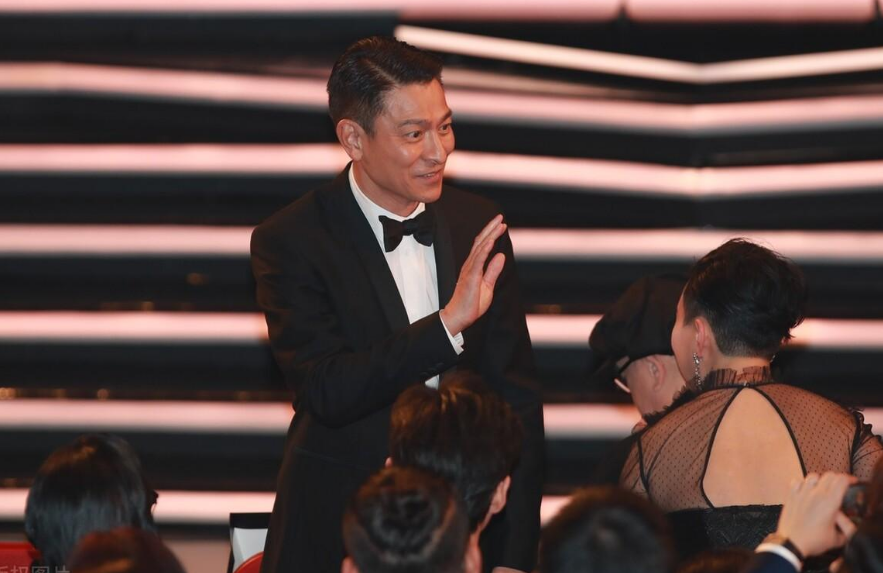 第41届香港电影金像奖红毯花絮,杨紫琼和刘德华同框