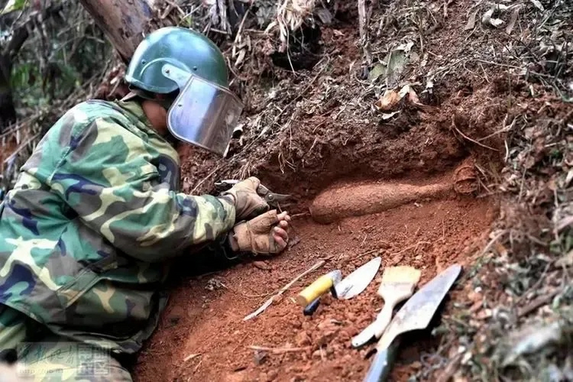 俄乌冲突一年多,各种地雷大量使用,反坦克雷,反步兵雷,特种雷不断