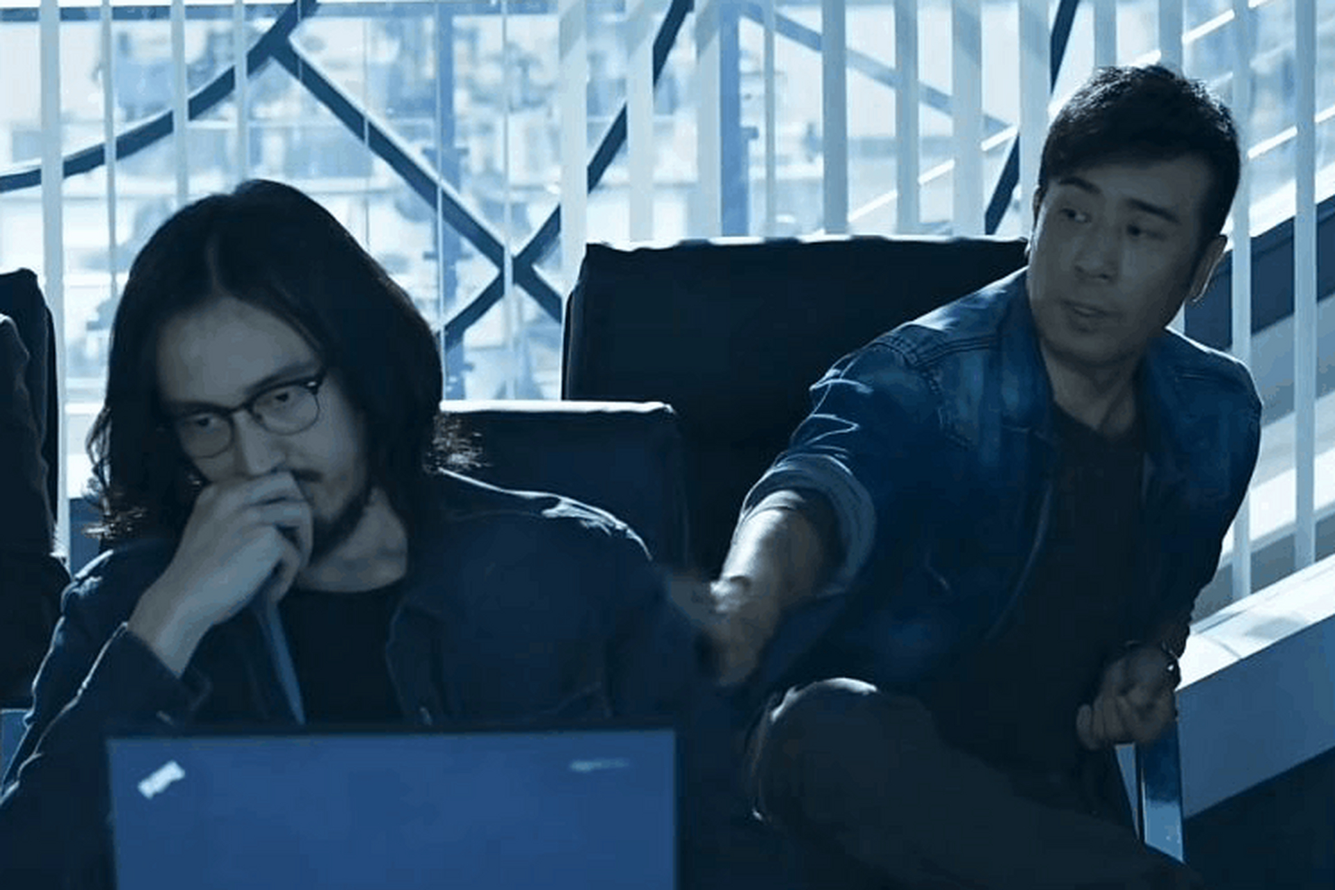 《三体》里面丁仪博士开始好像不太喜欢史强的样子[挠头][挠头]#三体