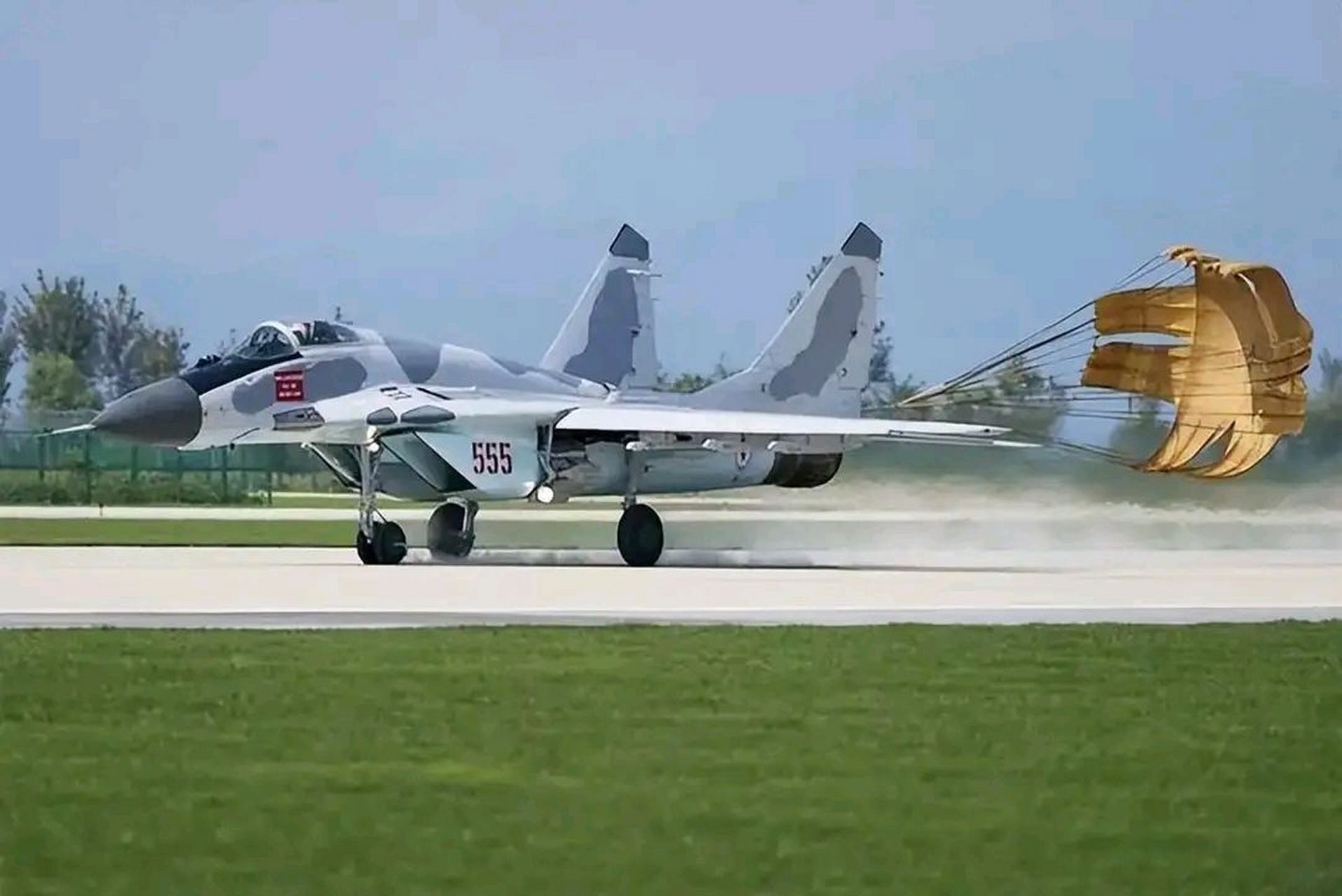 朝鲜空军计划引进中国歼10c,空警200,替换老旧机型.