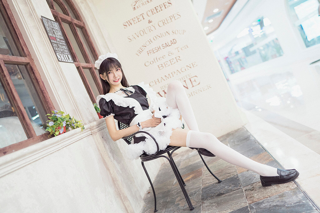 莓可-w-的女仆装扮，辛勤的小园丁