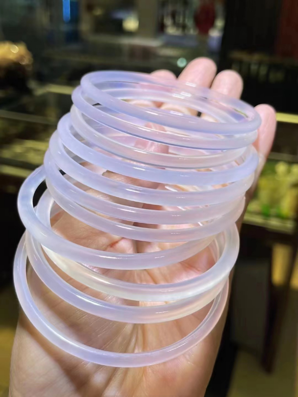 新品白月光天然玉髓冰透叮当镯