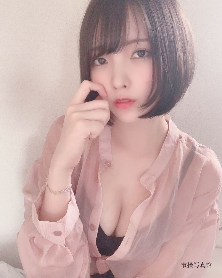 中峰みあMia Nakamine个人资料 衣服下拉诱惑胸型图片(3) 节操写真馆 热图1