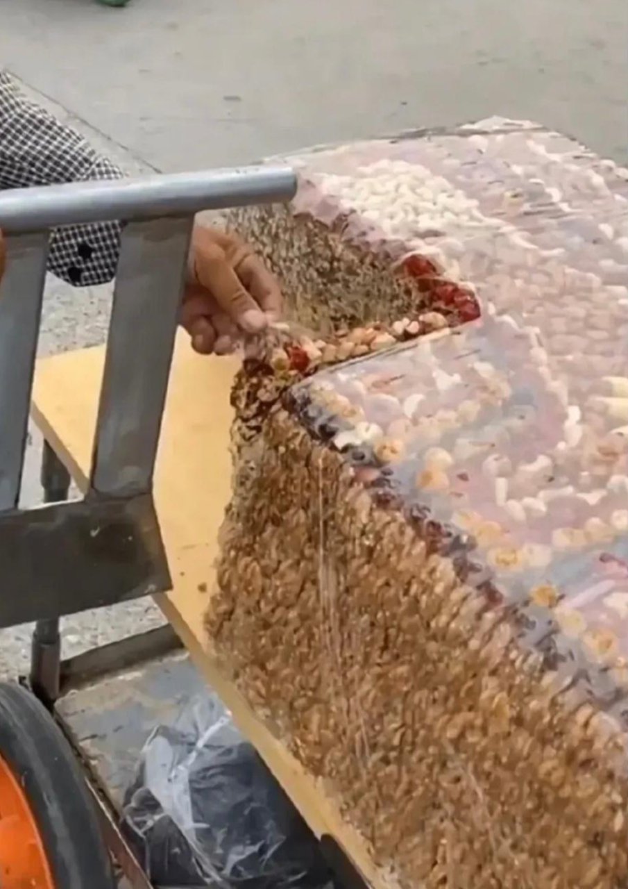 车和所有的钱就换了块切糕![左捂脸][左捂脸]