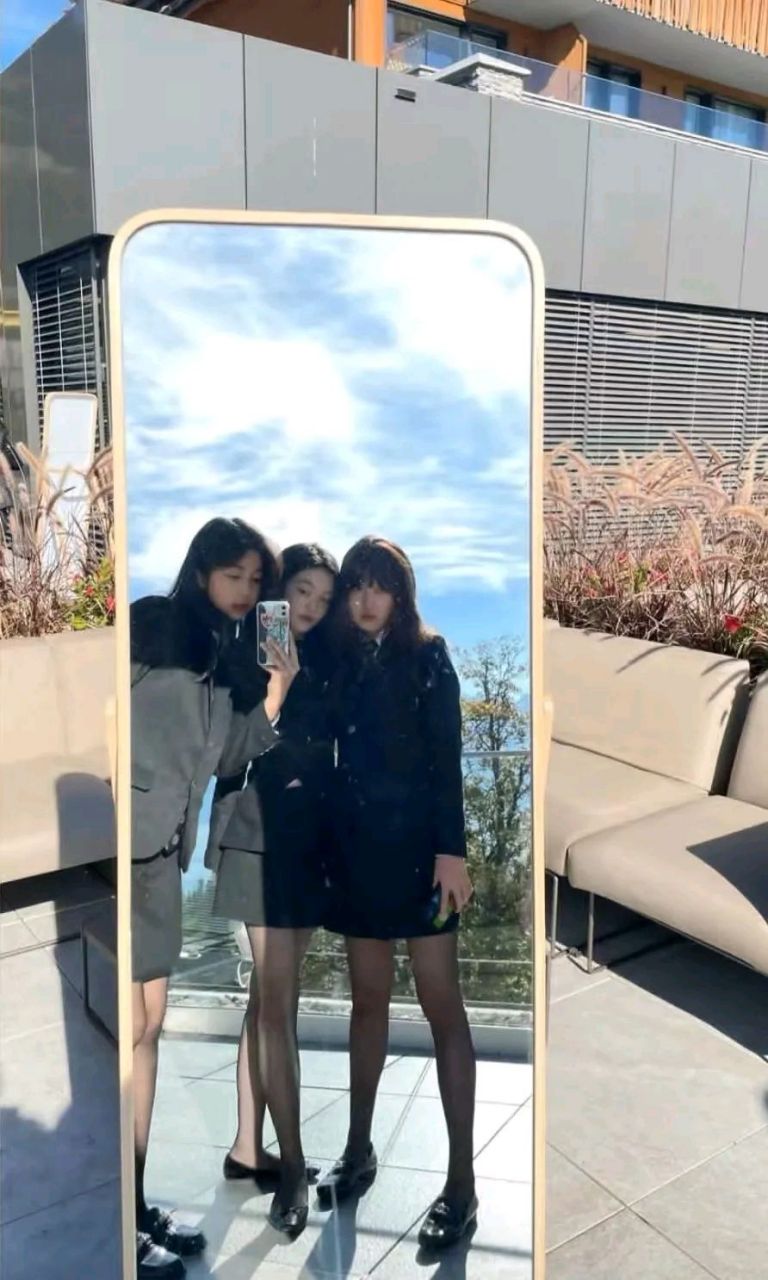 王菲女儿李嫣嘴唇恢复也太好了!