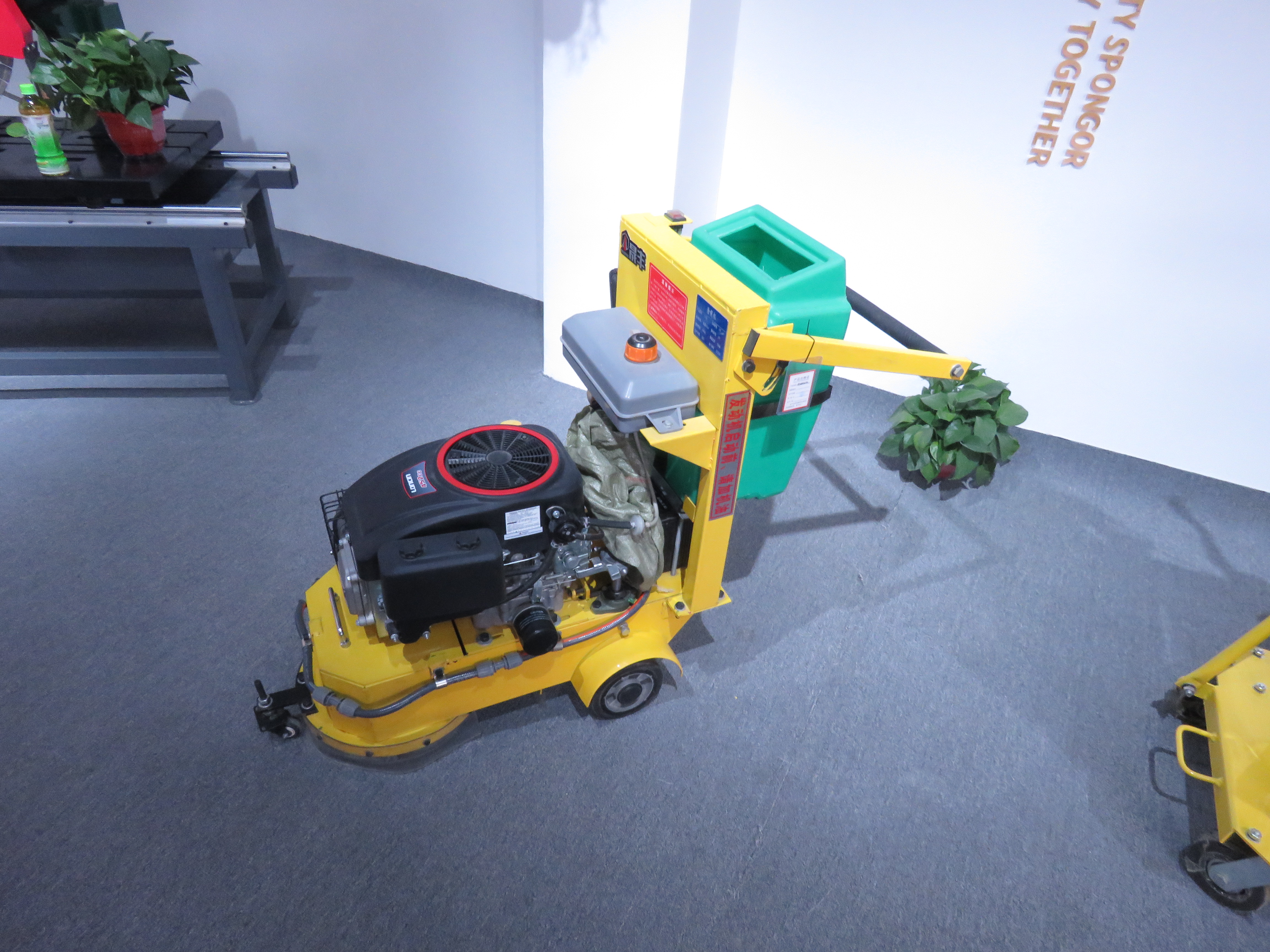 工程地基打夯机汽油平板夯沥青路面平板振动夯